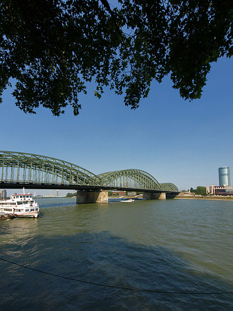 Foto Hohenzollernbrücke reicht ans Kennedyufer - Köln