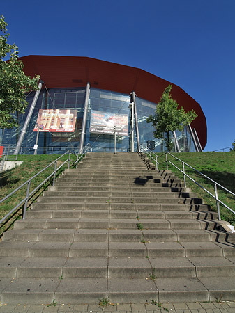 Fotos Kölnarena auf der Treppe