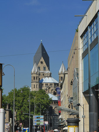 Neumarkt Galerie mit St Aposteln Foto 