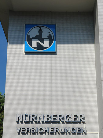 Schild von Nürnberger Versicherungen