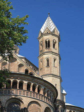 Kirchturm der St Aposteln Fotos