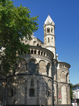 Seitentürme und Westturm der St Aposteln