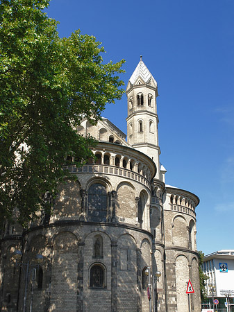 Seitentürme und Westturm der St Aposteln