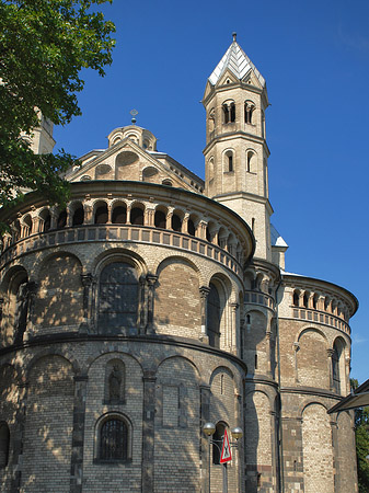 Fotos Seitentürme und Westturm der St Aposteln | Köln