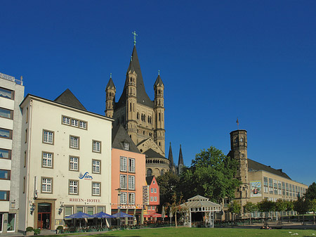 Groß St Martin hinter Fischmarkt