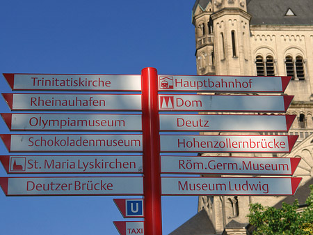 Foto Schild vor Groß St.Martin - Köln