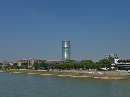 Fotos Hohenzollernbrücke führt zum Kennedyufer | Köln