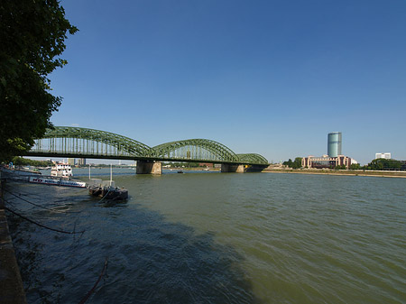 Fotos Hohenzollernbrücke reicht ans Kennedyufer | Köln