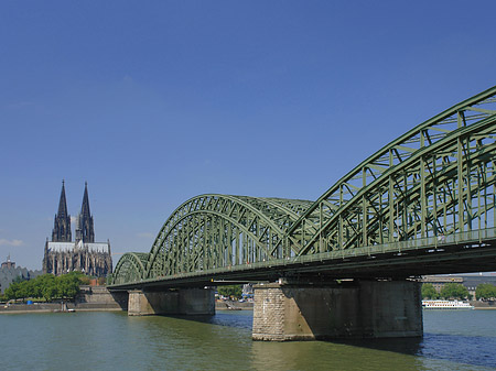 Foto Hohenzollernbrücke am Kölner Dom