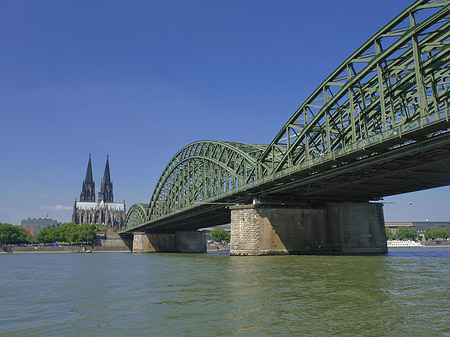 Foto Hohenzollernbrücke am Kölner Dom