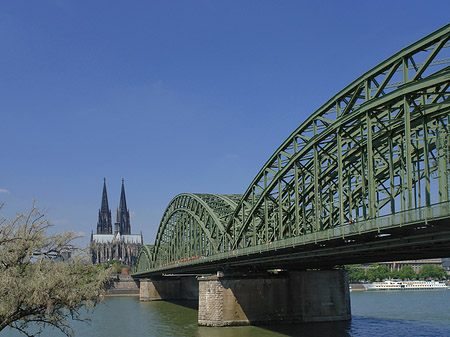 Hohenzollernbrücke am Kölner Dom