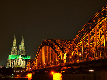 Fotos Kölner Dom hinter der Hohenzollernbrücke | Köln