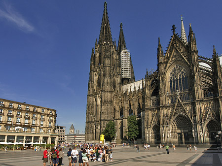 Foto Kölner Dom mit Domhotel