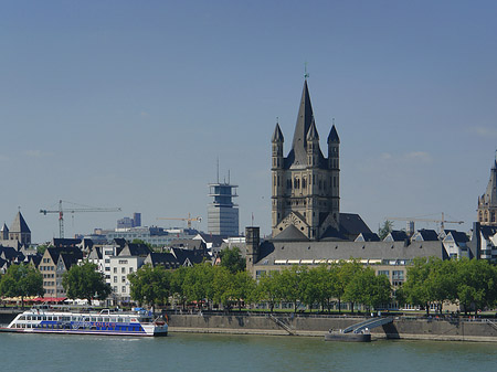 Groß St Martin mit Wasser