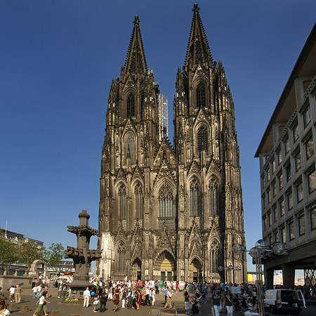 Fotos Kreuzblume vor Kölner Dom