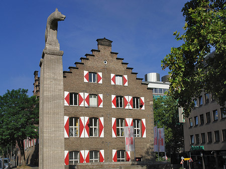 Fotos Wolfsstatue und Stadtmuseum