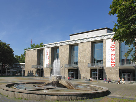 Foto Oper Köln mit Brunnen - Köln