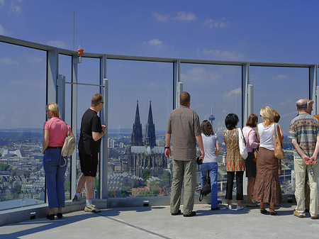 Foto Besucher gucken auf Köln - Köln