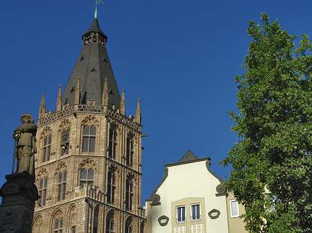 Platzjabeck vor dem Rathausturm Fotos