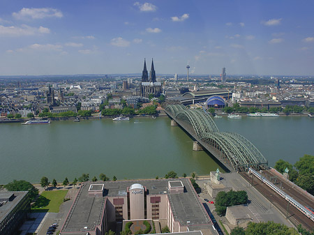 Foto Hohenzollernbrücke und Kölner Dom - Köln