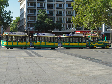 Roncalliplatz mit Wolters Bimmelbahn Foto 