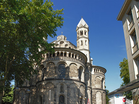 Fotos Seitentürme und Westturm der St Aposteln