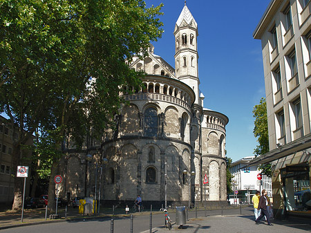 Fotos Seitentürme und Westturm der St Aposteln | Köln