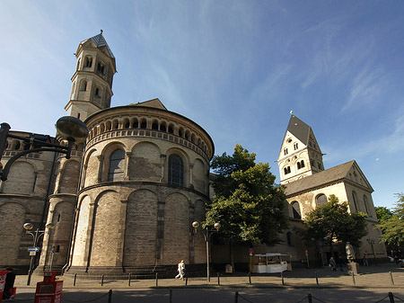 Fotos Seitentürme und Westturm der St Aposteln | Köln